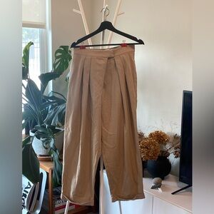 Oak and Fort Pleated Linen Cotton Trousers